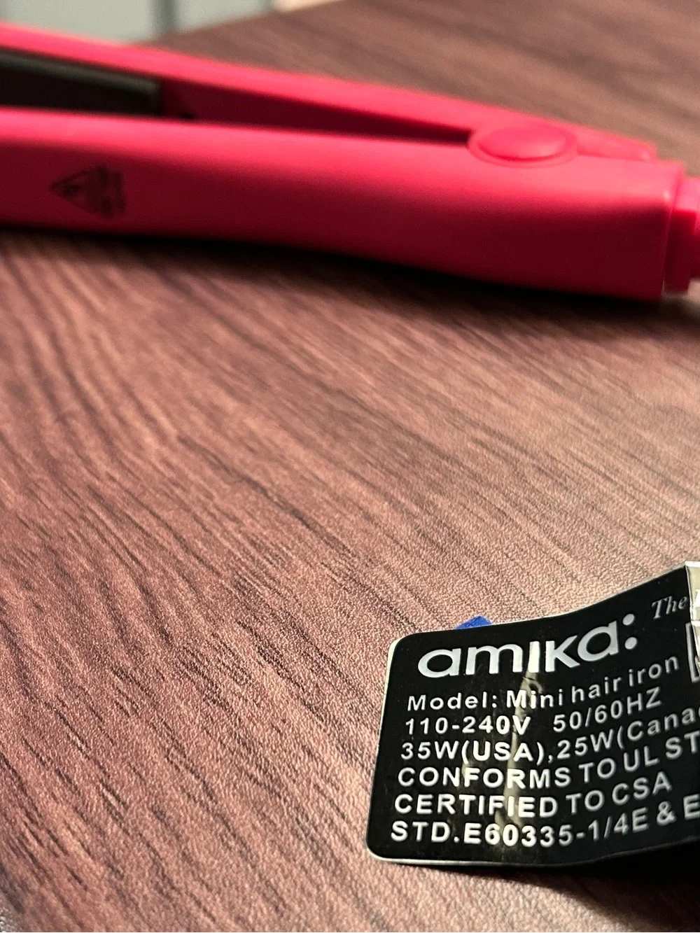 Amika Mini Hair Straightener – Hot Pink – Dual Voltage – Excellent Condition